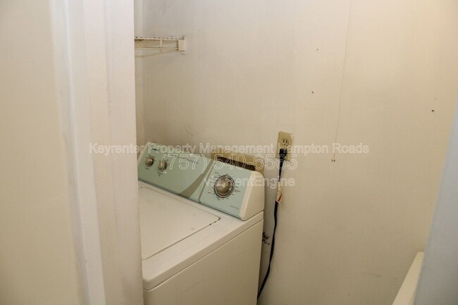 Building Photo - 44 Lucinda Ct