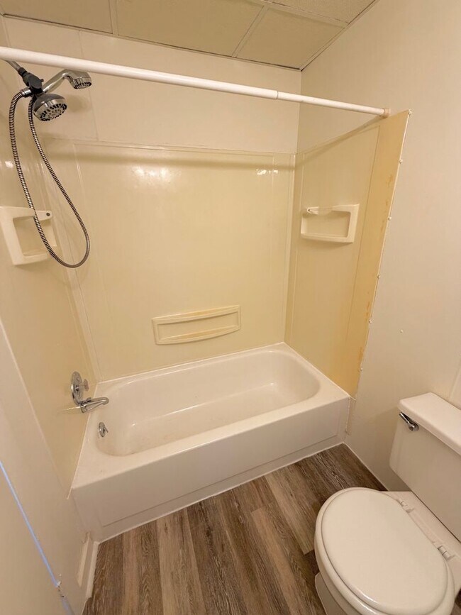 Building Photo - 1422 W Philadelphia St