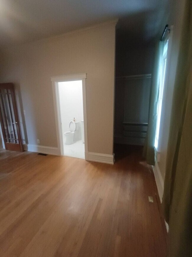 Building Photo - 2035-2037 N Buffum St