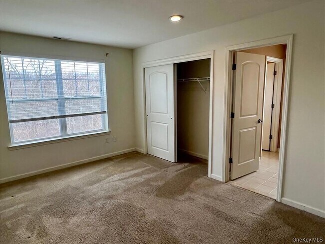 Building Photo - 95 Meadow View Dr