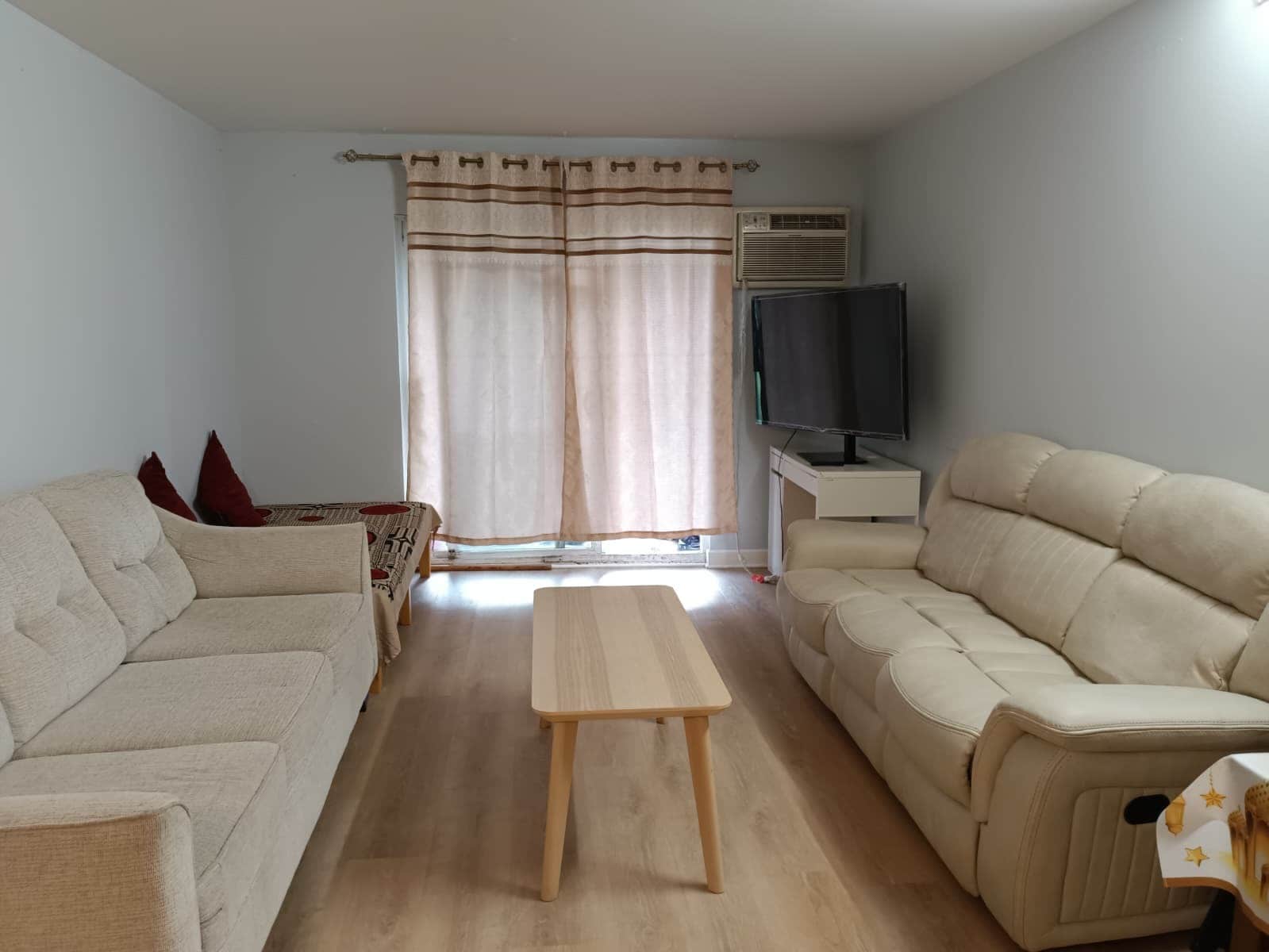 Newly Painted and new flooring - 1075 Knoll Ln