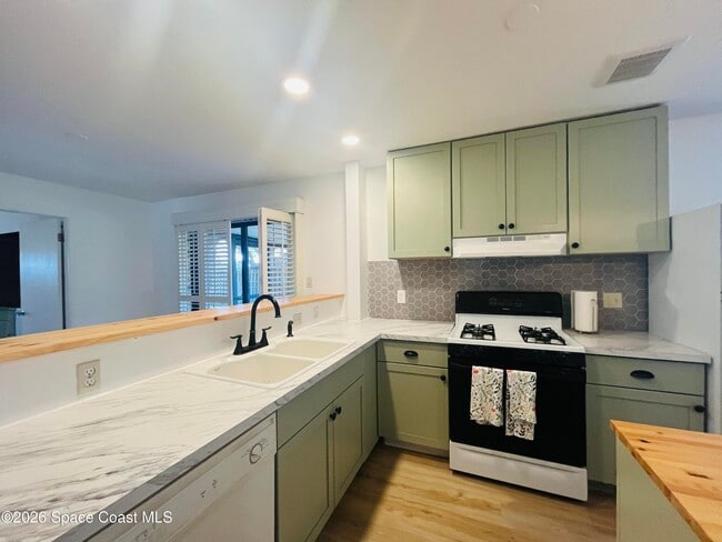 Building Photo - 285 E Lauren Ct