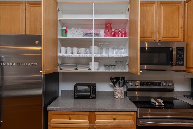 Building Photo - 1896 Crestview Way