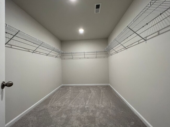 Building Photo - 5bd 4.5bath like brand new SFH in Palisades