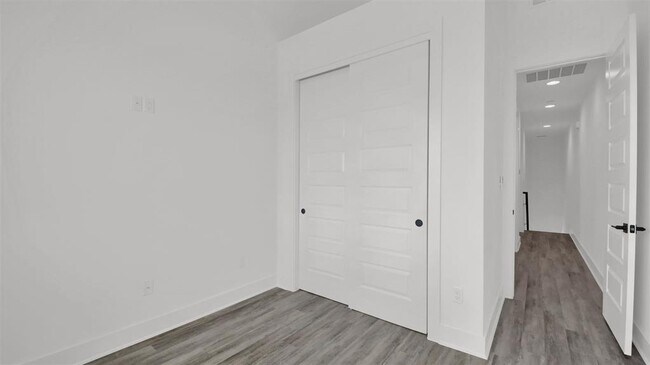 Building Photo - 21200 Portsmouth Cove