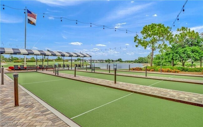 Building Photo - 5928 Sand Wedge Ln