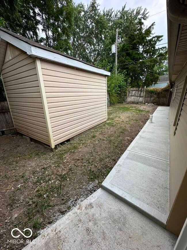 Building Photo - 1007 S Rybolt Ave
