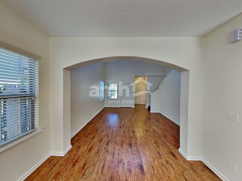 Building Photo - 231 Buck Run Way