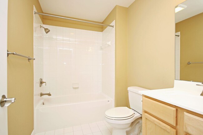 Building Photo - Spacious Downtown Home Convenient to UVA Medical Center