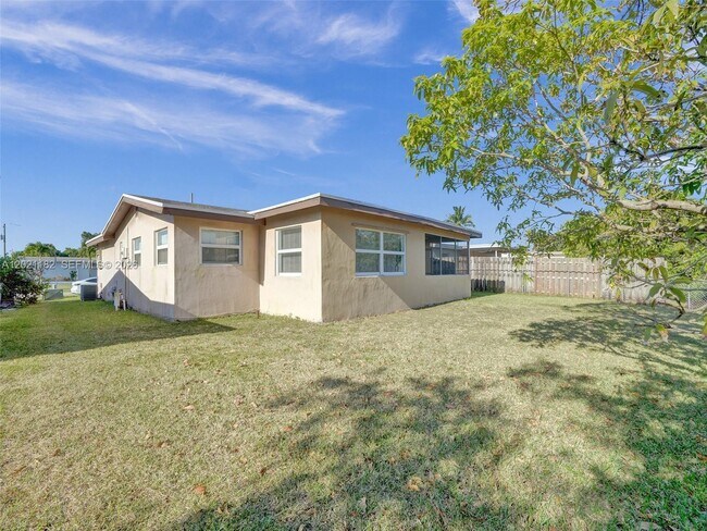 Building Photo - 8550 NW 27th Pl