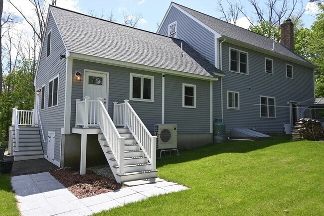 Building Photo - 241 Argilla Rd
