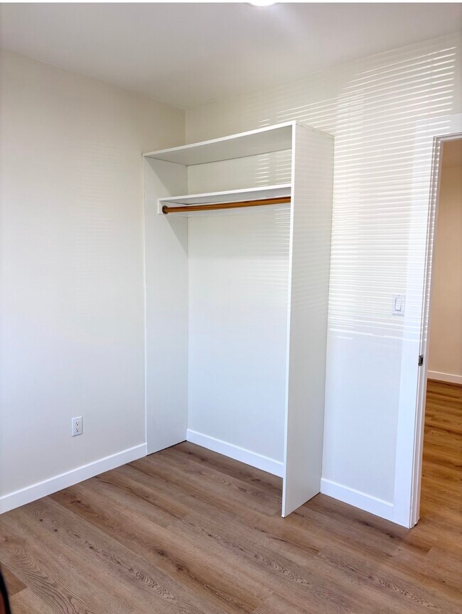 Building Photo - 1416 W 130th St