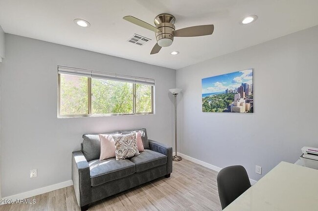 Building Photo - 7319 E Roosevelt St