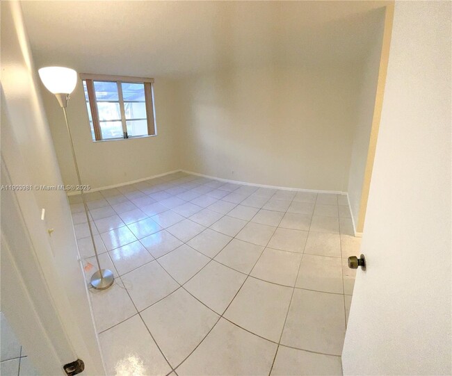 Building Photo - 403 NW 68th Ave