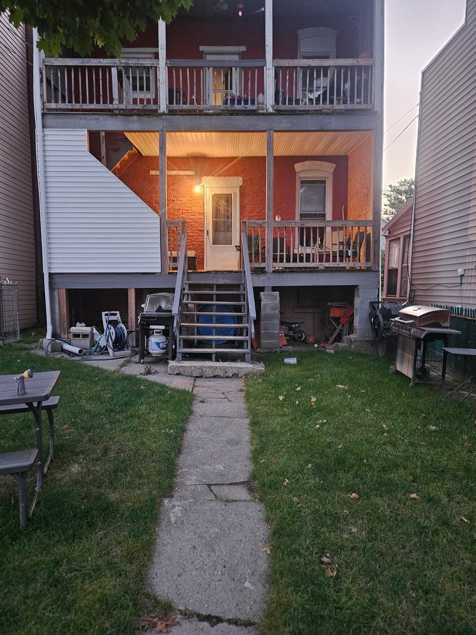 Building Photo - 1530 5th Ave