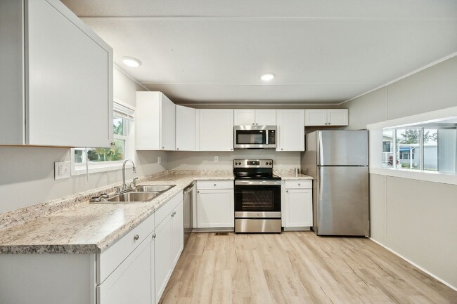 Building Photo - 2108 Ixora Ct