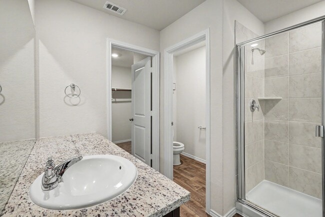 Building Photo - Beautiful Home in The Links at River Bend | Golf Course Community Living