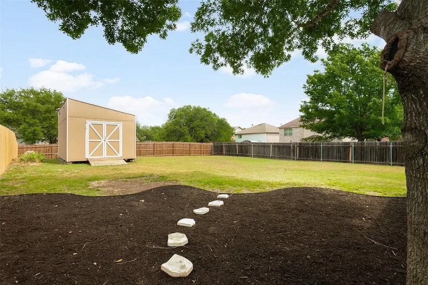 Building Photo - 2105 Zeppelin Dr