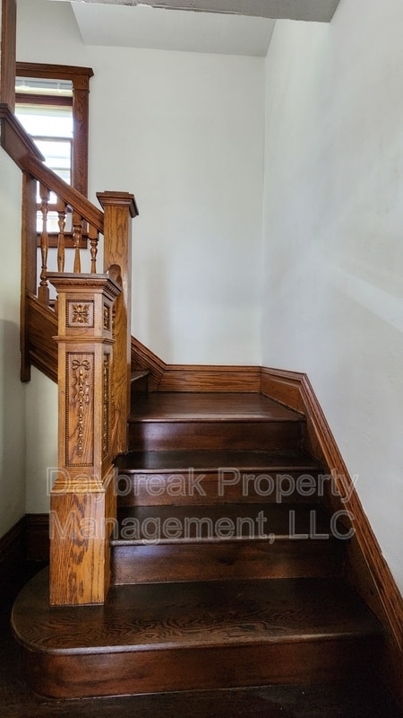 Building Photo - 1312 3rd Ave N