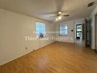 Building Photo - 3317 Jones St