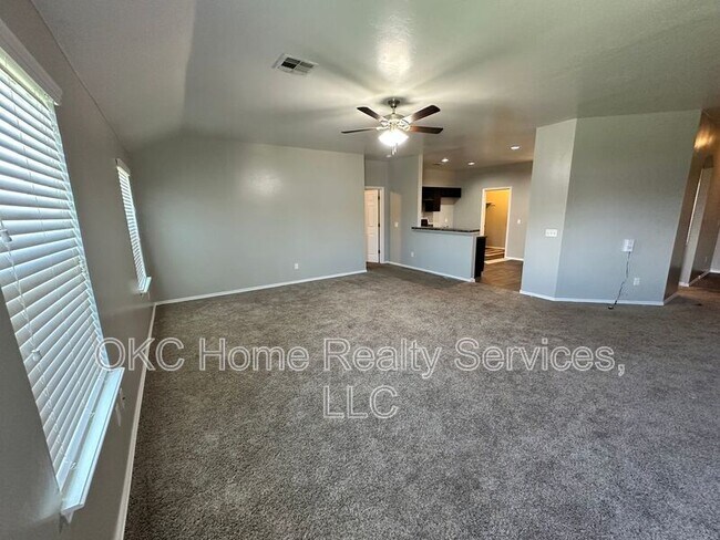 Building Photo - 1933 Autumn Way