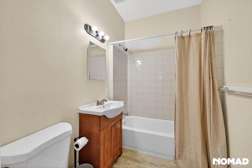 Building Photo - 1855 W 58th St