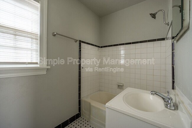 Building Photo - 3109 NW 23rd St