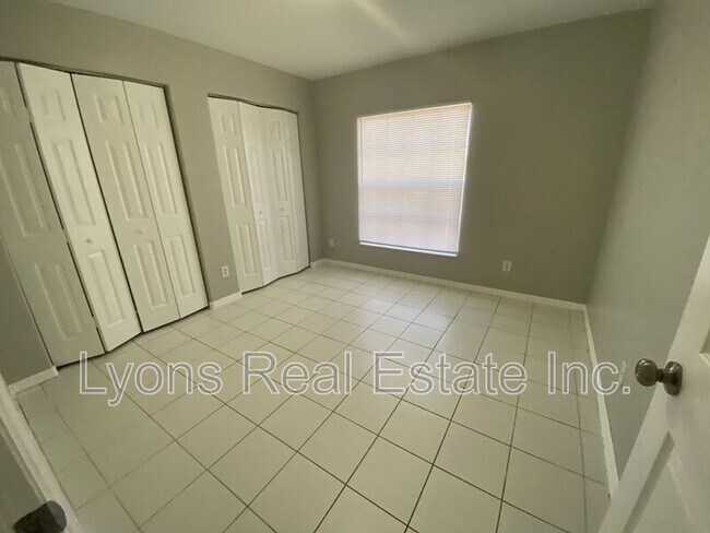 Building Photo - 4543 20th St SW