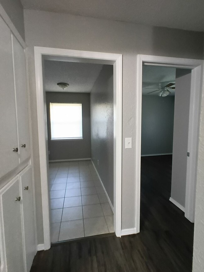 Building Photo - Better Than New! W/appliances!