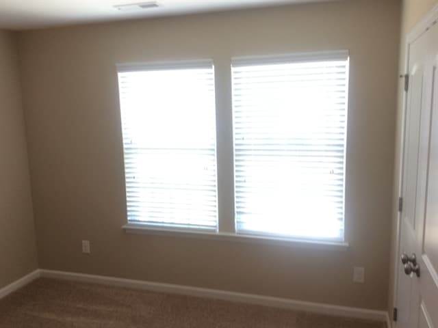 Building Photo - 2938 Deep Cove Dr NW