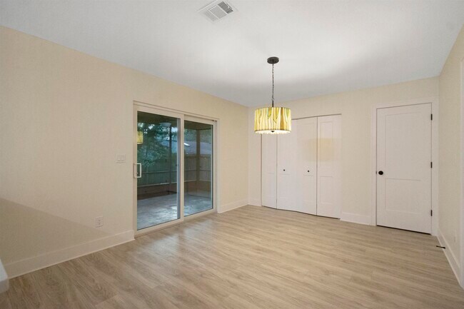 Building Photo - 209 Jasmine Rd