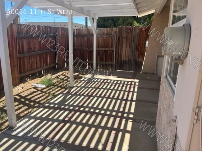 Building Photo - 40016 11th St W