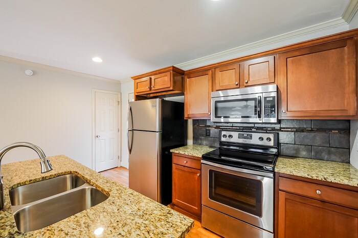 Building Photo - 5863 Brenda Dr