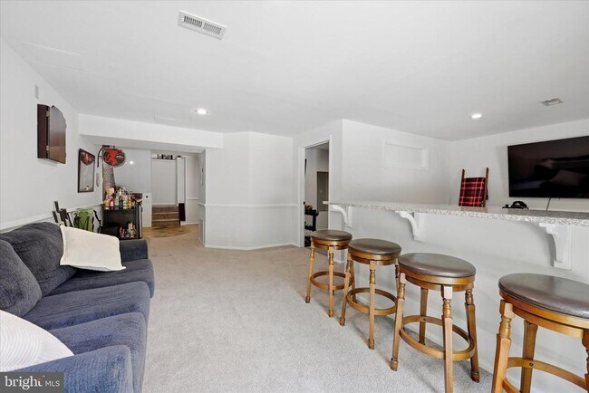 Building Photo - 12 Timbercrest Dr
