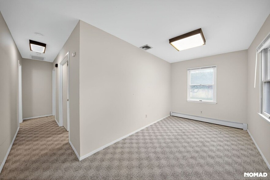 Building Photo - 15 Castle Ct