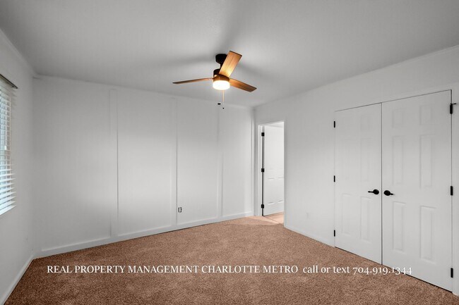 Building Photo - Charming HOME in Prime South Charlotte Location!