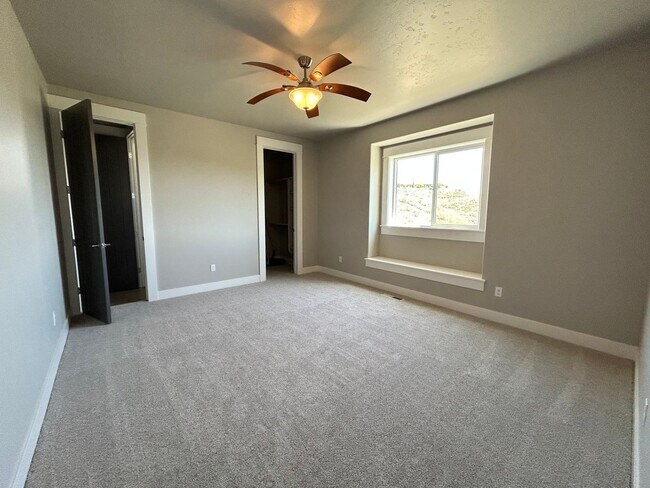 Building Photo - Luxury Living in StarView Estates - 4.98 A...