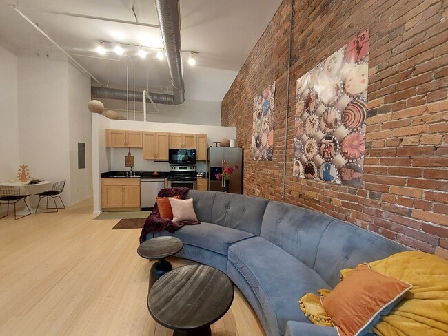 Building Photo - Historic Loft in the Heart of Downtown, st...