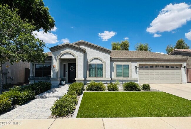 Primary Photo - 10412 E Dolphin Ave