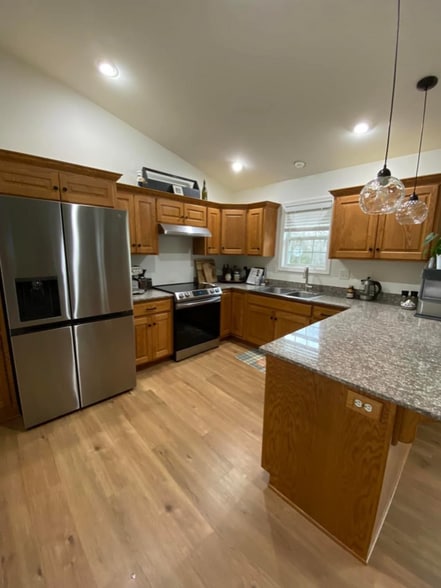 Building Photo - 417 Stone Grove Dr