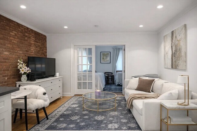 Building Photo - 260 Elizabeth St