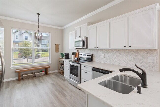 Building Photo - 2120 Blackhawk Lp