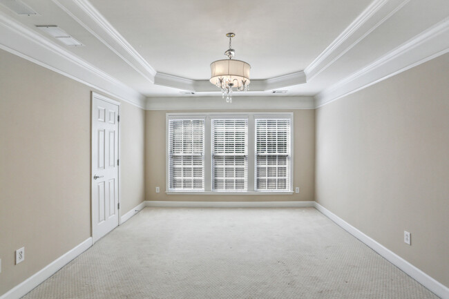 Building Photo - Beautiful townhouse in Westbury at Vinings...