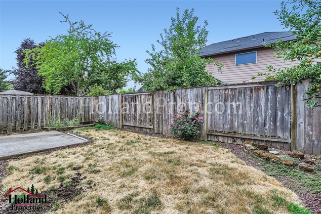 Building Photo - 3143-3145 NE 13th Pl