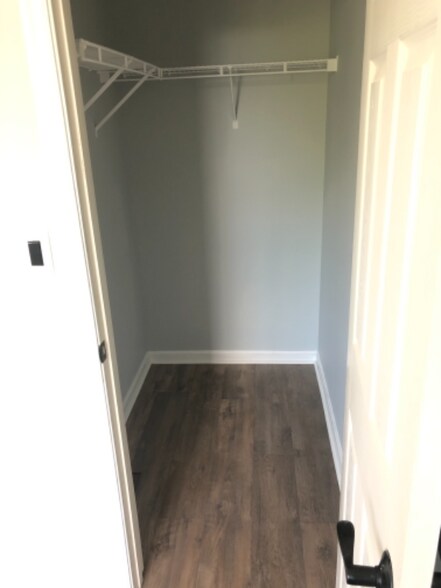 Building Photo - 14717 Hampshire Hall Ct