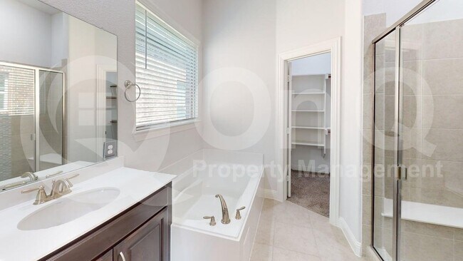 Building Photo - 11001 Brownwood Pl