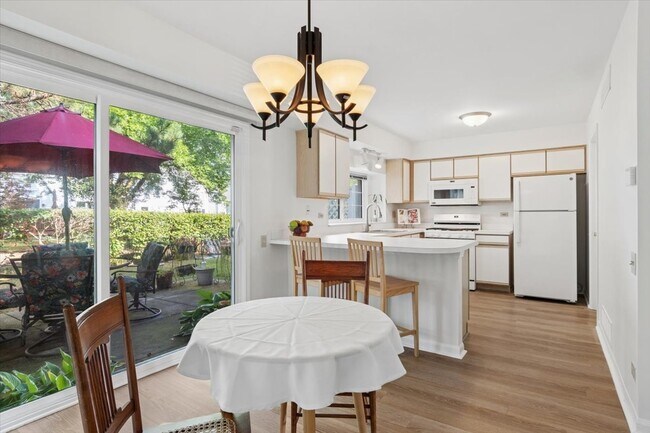 Building Photo - 305 Cane Garden Cir