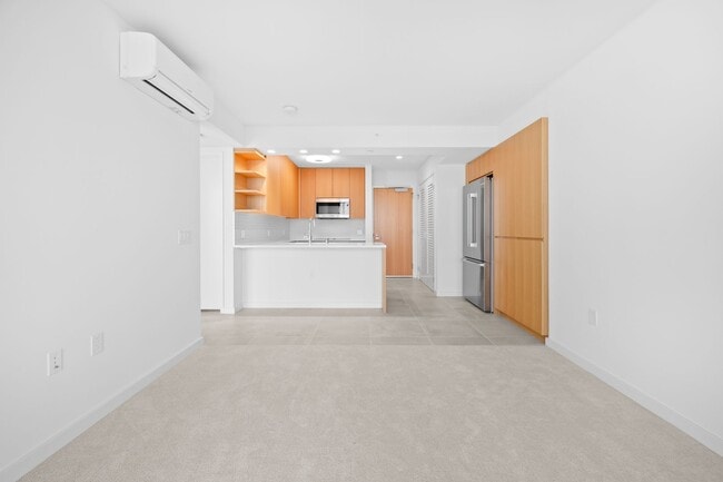 Building Photo - 2319