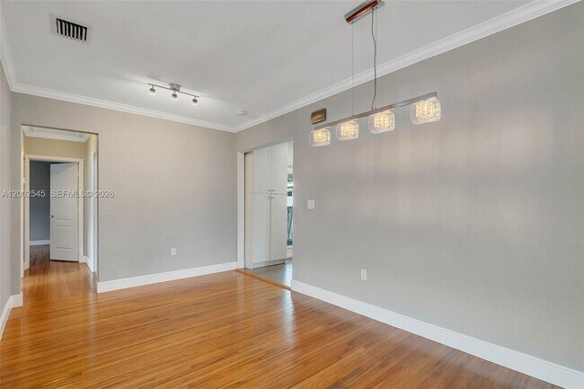 Building Photo - 3604 SW 60th Ave