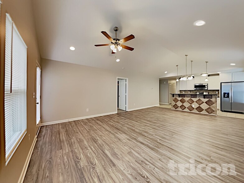 Building Photo - 4201 Broadstairs Dr SW